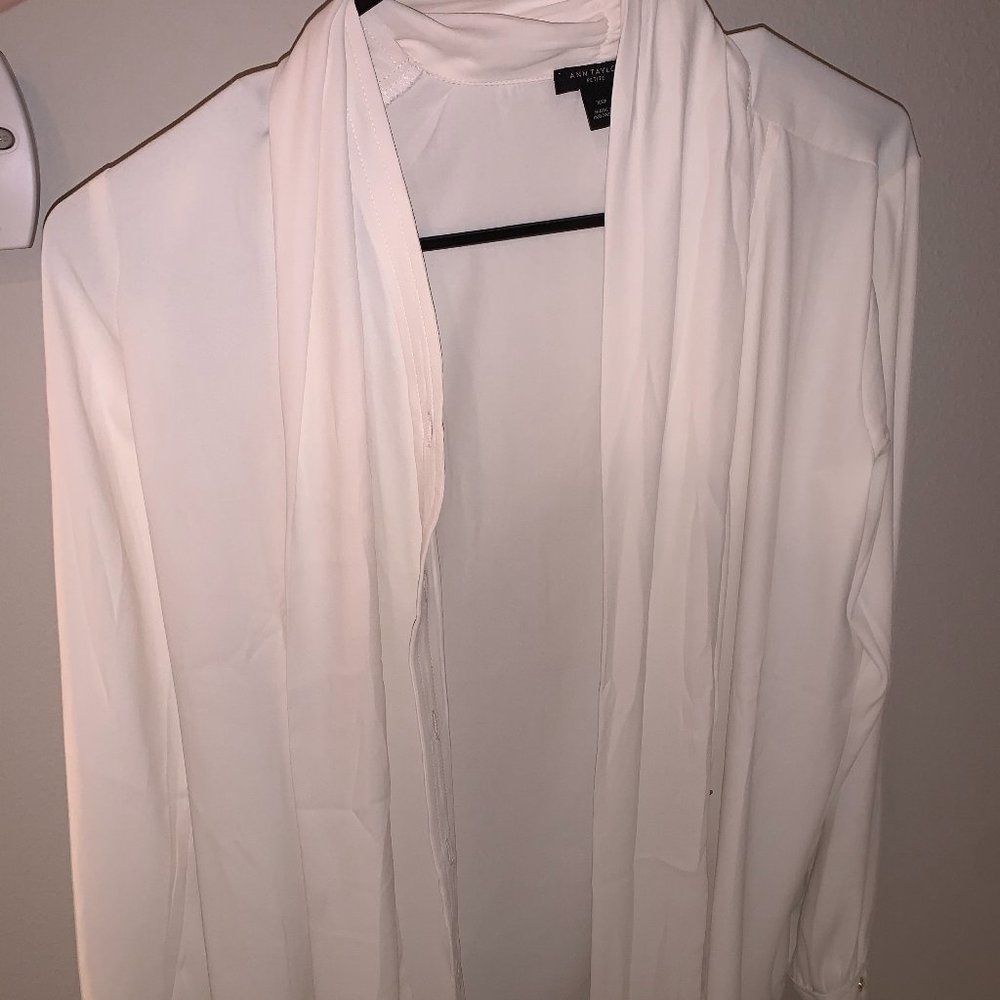 Long Sleeve Silky Neck Tie Shirt